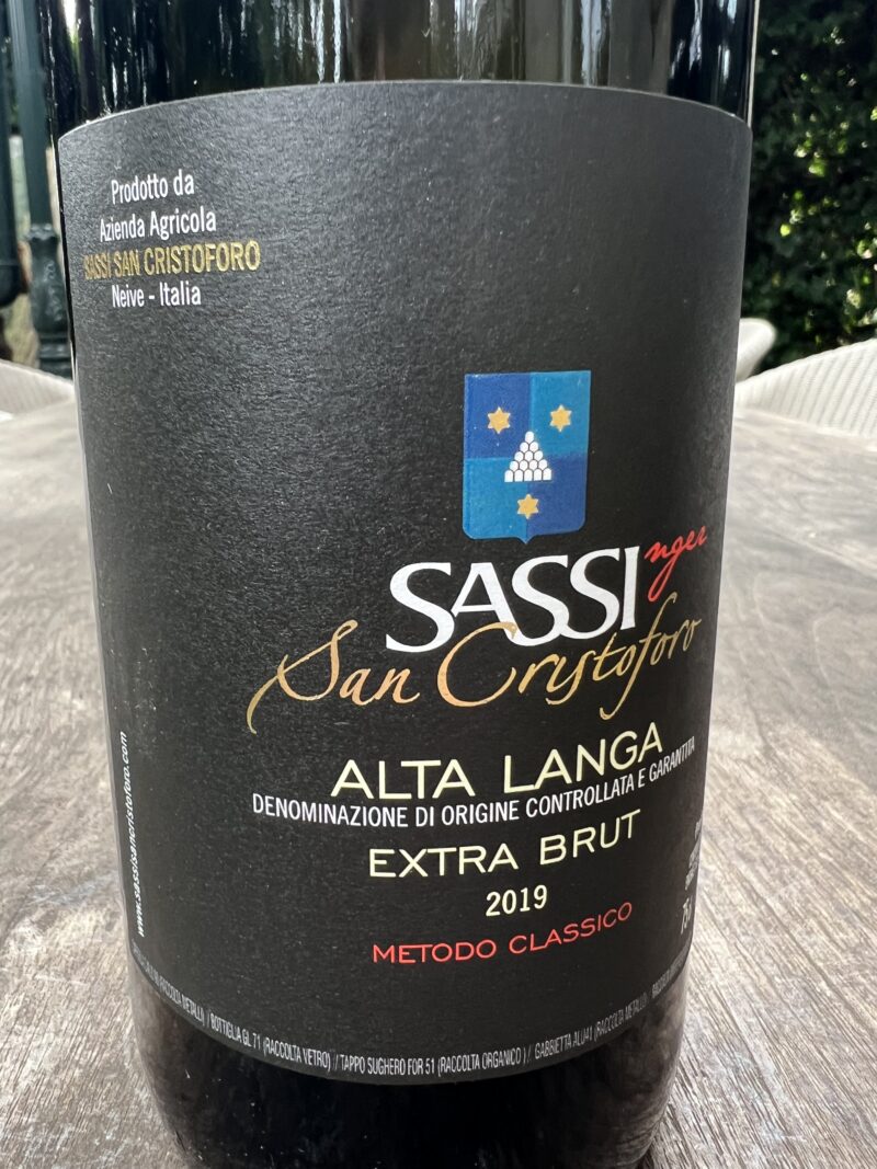 Sassi San Cristoforo Alta Langhe Extra Brut DOCG - Image 2